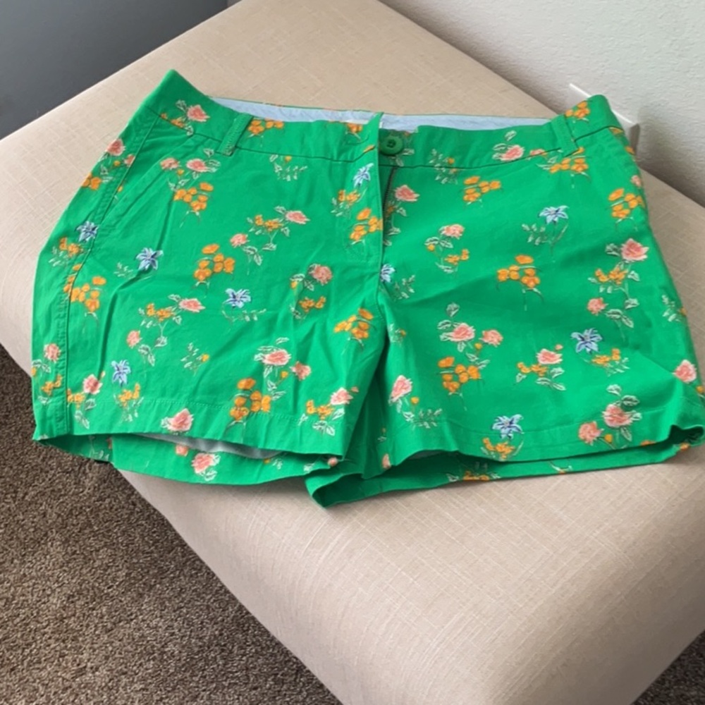 Crown & Ivy shorts size 8